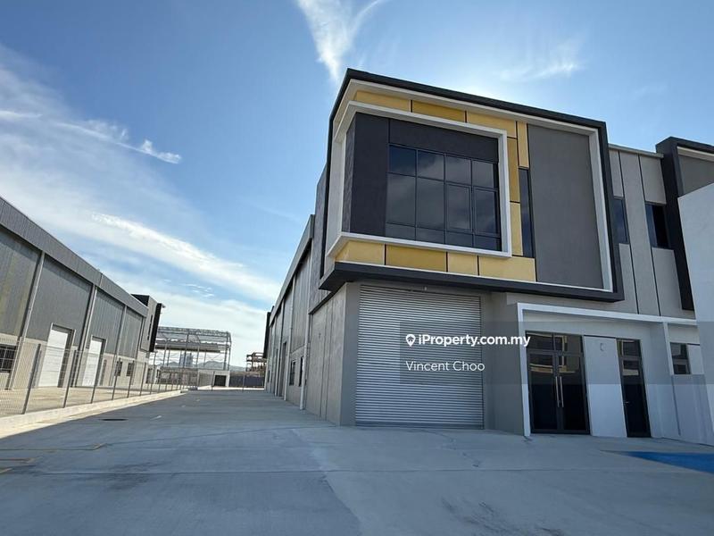 For Rent - PUNCAK ALAM | BU 3,900SF | 1.5 STY CLUSTER | AVAILABLE NOW | FOR RENT