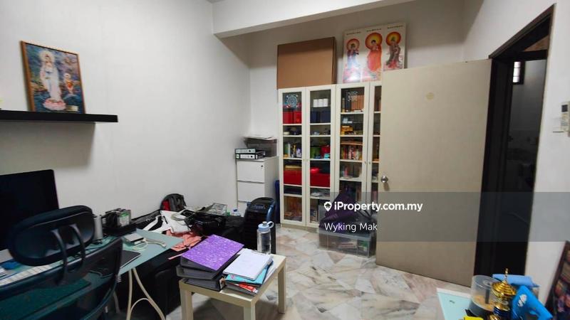 Rumah Berkembar untuk Dijual di Taman Desa Semi-D, Jalan Desa Mesra, Taman Desa oleh Wyking Mak - iProperty.com.my