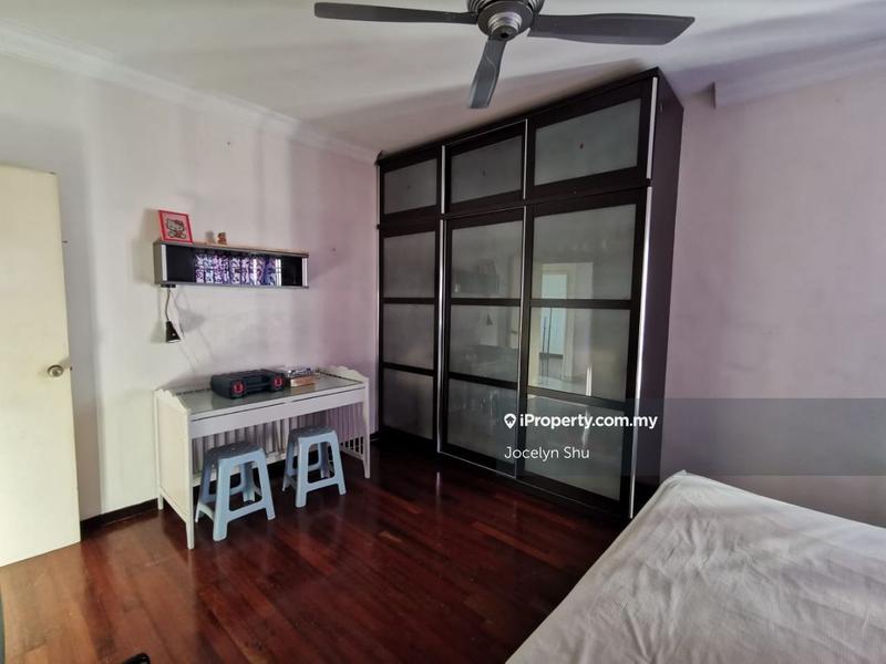 For Sale - Sang Suria