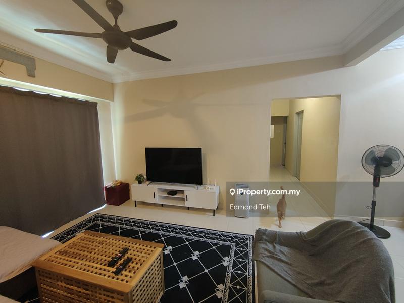 For Sale - Villa Makmur