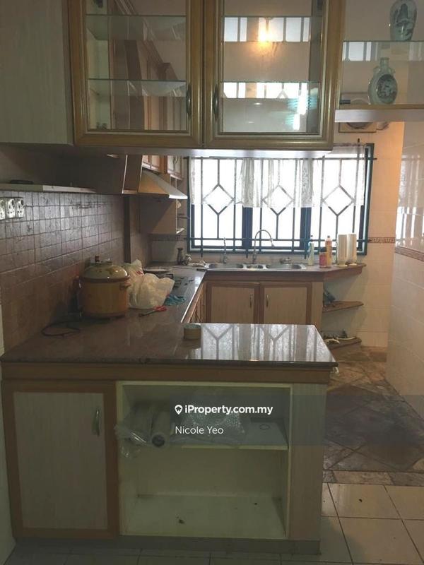 Rumah Berangkai 2.5 Tingkat untuk Dijual di Taman Bukit Beruang, Bukit Baru oleh Nicole Yeo - iProperty.com.my