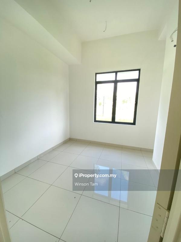 3-storey Terraced House for Sale in Lakeclub Parkhomes Rawang, Rawang by Winson Tam - iProperty.com.my