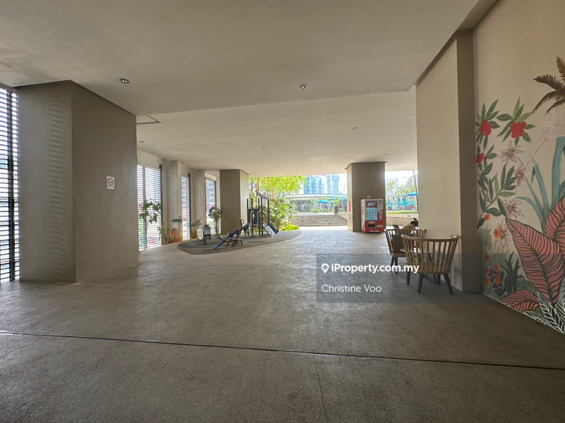 For Rent - 6 CapSquare