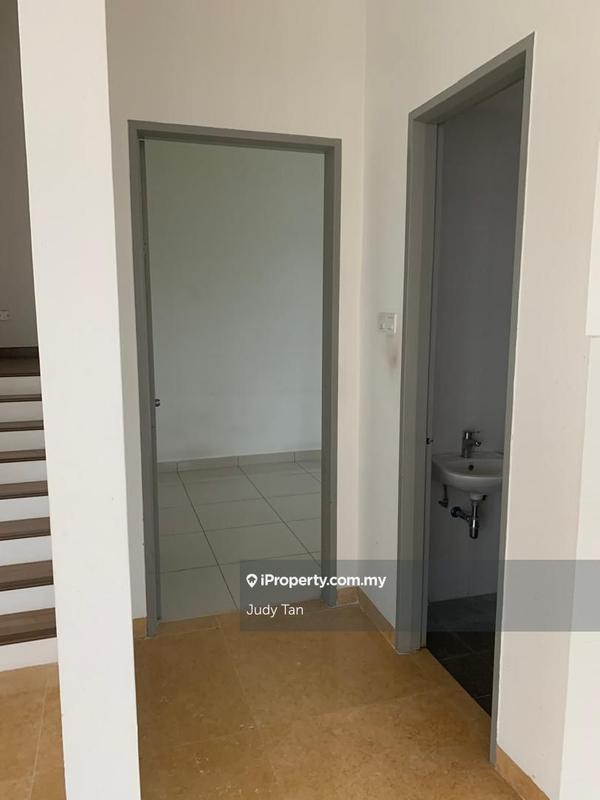 Rumah Berkembar untuk Dijual di Desa Alam U12 Shah Alam, Shah Alam oleh Judy Tan - iProperty.com.my