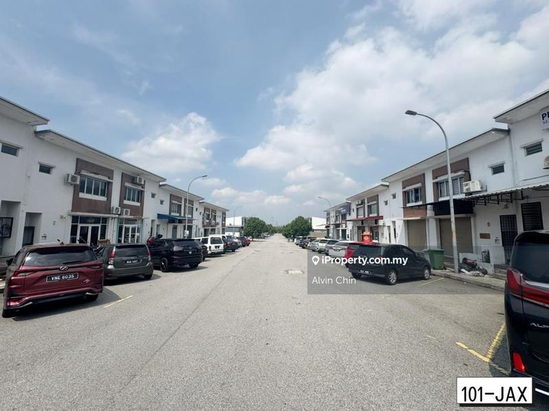 For Rent - 1.5 Storey Corner Link Factory