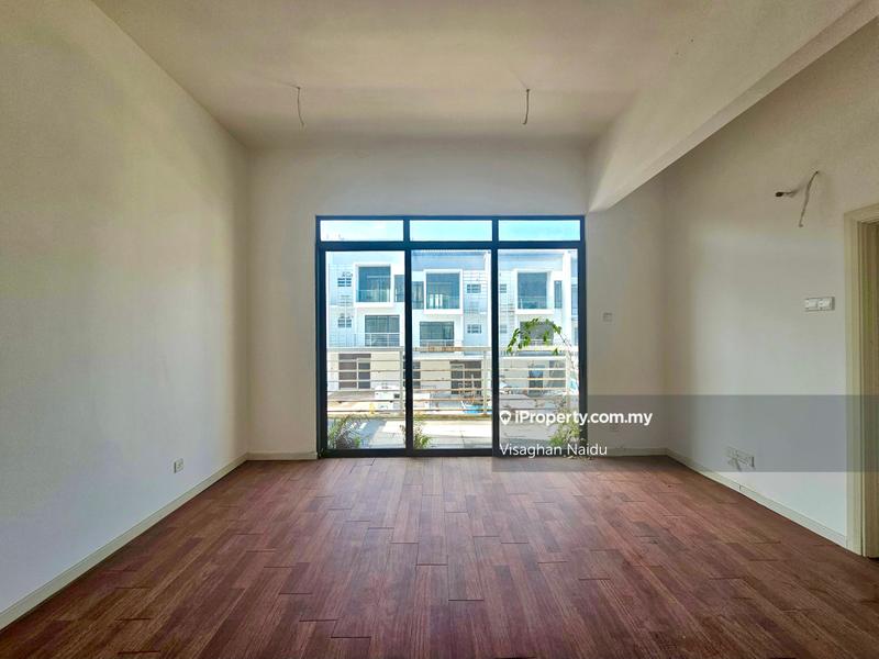 Rumah Teres 2.5-Tingkat untuk Dijual di Taman Tasik Residensi (Lake Club Parkhome), Rawang oleh Visaghan Naidu - iProperty.com.my