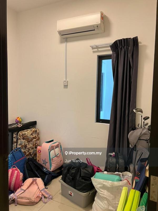 Kediaman Servis untuk Dijual di Molek Regency oleh Jun Wang - iProperty.com.my