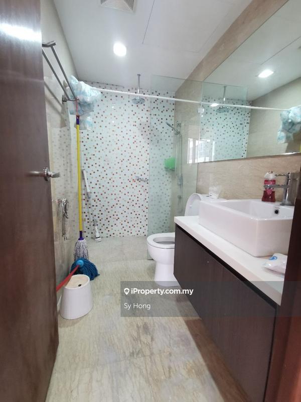 Service Residence for Sale in Regalia Residence by Sy Hong - iProperty.com.my