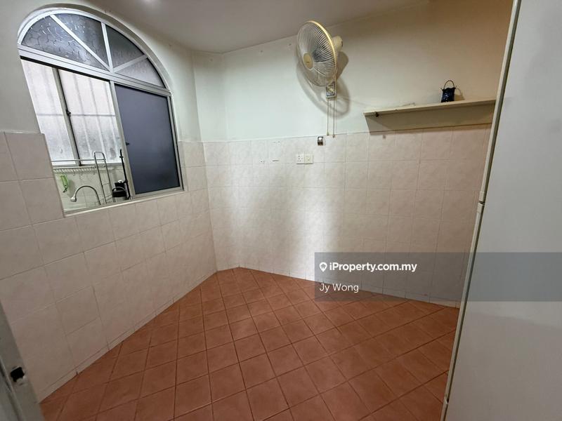 Condominium for Sale in La Vista Condominiums by Jy Wong - iProperty.com.my