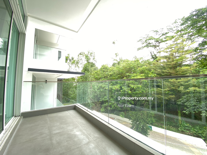 For Sale - Kenny Hills Residence