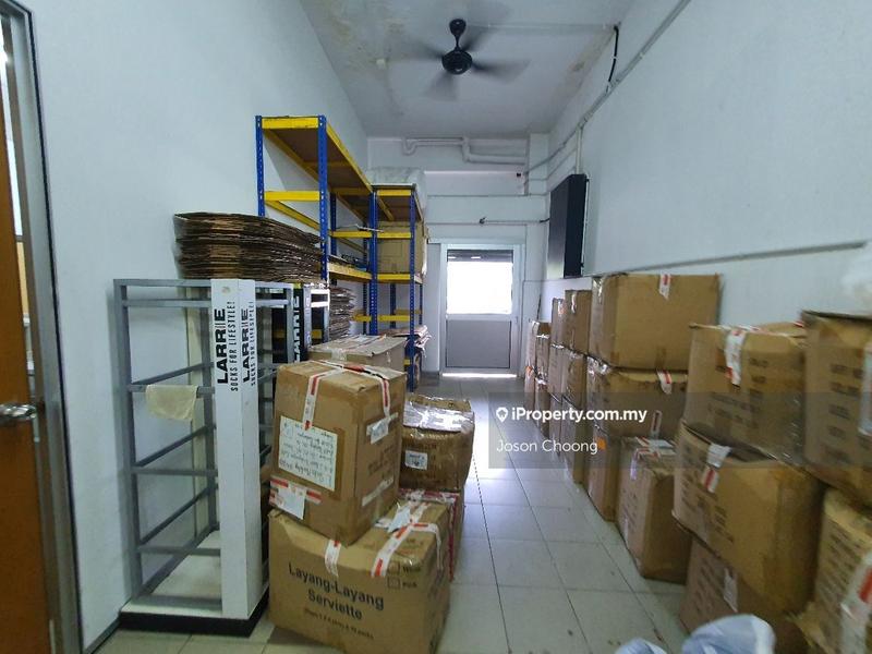 Shop for Sale in Serdang, Seri Kembangan by Joson Choong - iProperty.com.my