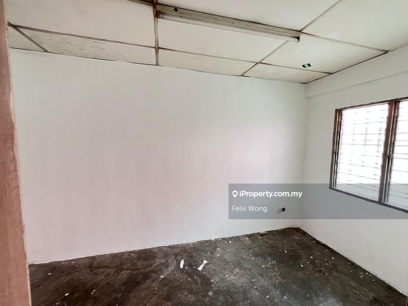 Apartment for Sale in Putra Permai Block D by Felix Wong - iProperty.com.my