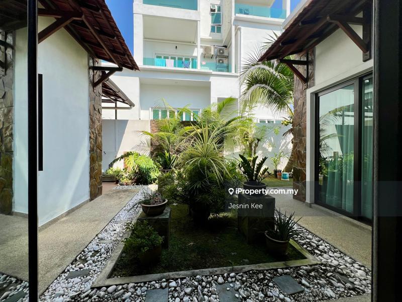 Bungalow House for Sale in Perdana Lakeview East, Cyberjaya by Jesnin Kee - iProperty.com.my