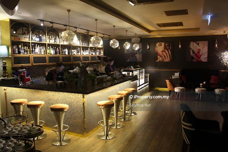 For Sale - ⭐ 4 star ⭐ Shopping Mall (100% occupied) ⭐ RM298psf ⭐ 258 rooms ⭐