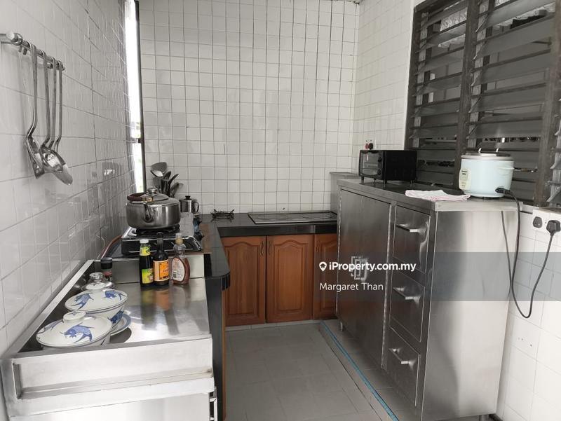 Rumah Berkembar untuk Dijual di SS 21, Damansara Utama, Petaling Jaya oleh Margaret Than - iProperty.com.my