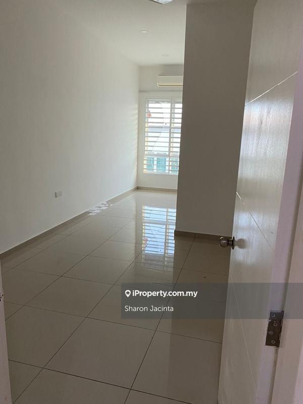 Rumah Berangkai 2 Tingkat untuk Dijual di Bandar Sri Sendayan, Seremban oleh Sharon Jacinta - iProperty.com.my