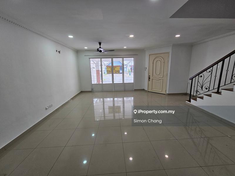 Rumah Teres 3-Tingkat untuk Dijual di Anjung Sari, Setia Alam, Shah Alam, Setia Alam oleh Simon Chang - Living Room - iProperty.com.my