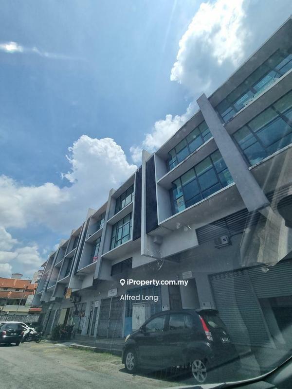 Shop / Office for Sale in Taman Bukit Serdang, Seri Kembangan by Alfred Long - Exterior - iProperty.com.my