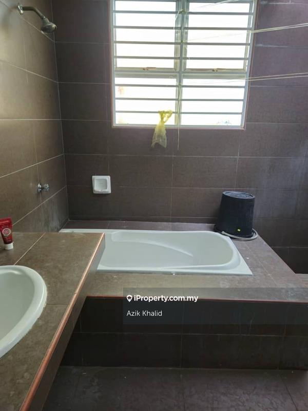 Bungalow House for Sale in Taman Pinggiran Putra, Seri Kembangan by Azik Khalid - iProperty.com.my