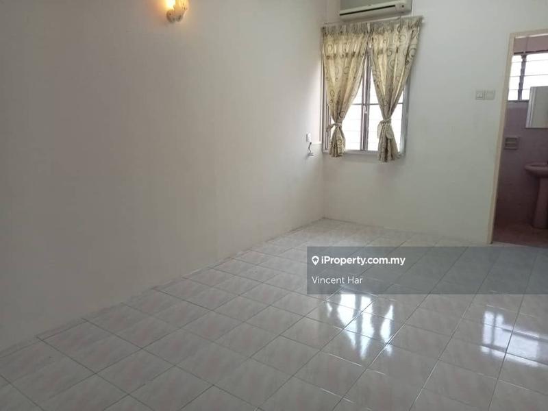 2-storey Terraced House for Sale in Desa Manjung Raya, Lumut by Vincent Har - iProperty.com.my