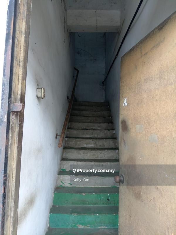 For Rent - 1.5 Storey Light Industrial Shoplot @ Taman Perindustrian Ringan Usahajaya for Rent