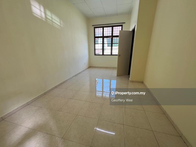 Rumah Berangkai 2 Tingkat untuk Dijual di Taman Angsa Mas, Durian Tunggal oleh Geoffery Wee - iProperty.com.my