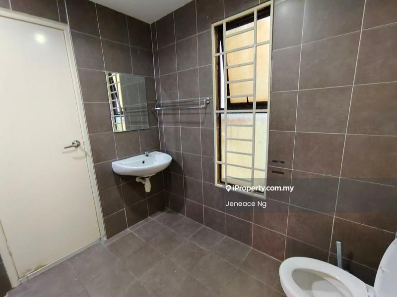 Condominium for Sale in Atmosfera Kondominium by Jeneace Ng - Bathroom - iProperty.com.my