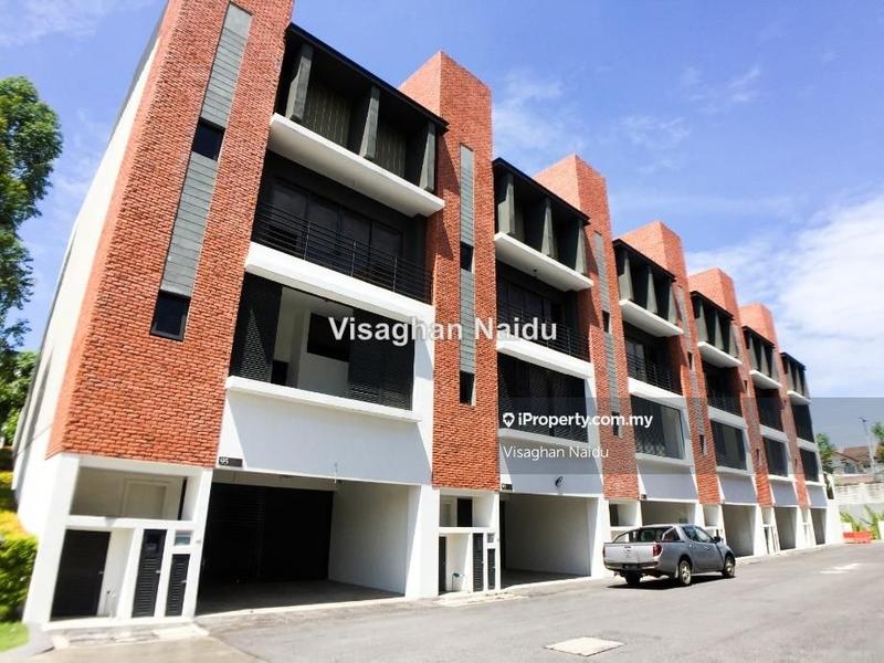 Rumah Berangkai 3.5 Tingkat untuk Dijual di Fields of Gold Villa Senja Taman Anggun, Rawang oleh Visaghan Naidu - iProperty.com.my