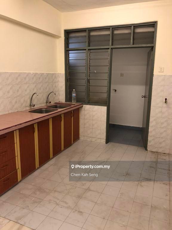 Condominium for Sale in Bukit Pandan Kondominium 1 by Chen Kah Seng - iProperty.com.my