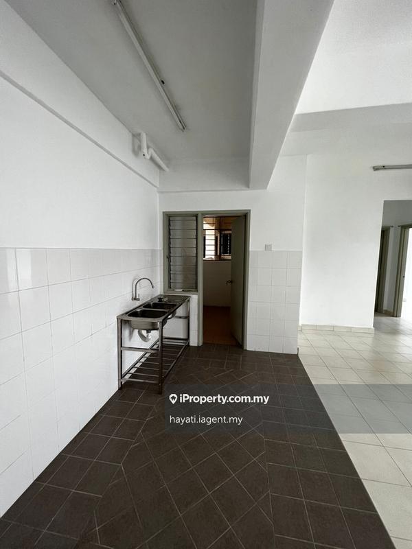 Condominium for Sale in Pangsapuri Saujana Gombak by hayati.iagent.my - iProperty.com.my