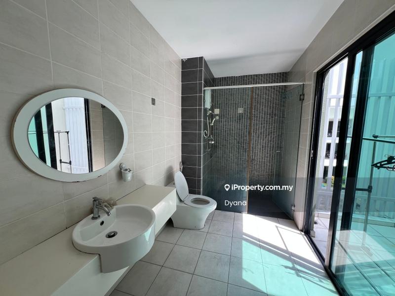 Rumah Bandar untuk Disewa di Cahaya Spk, Shah Alam oleh Dyana - Bathroom - iProperty.com.my