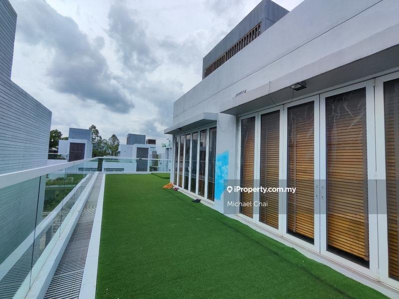 Bungalow House untuk Dijual di Jalan Villa 2/1, Lake Front Villa, Cyberjaya oleh Michael Chai - iProperty.com.my