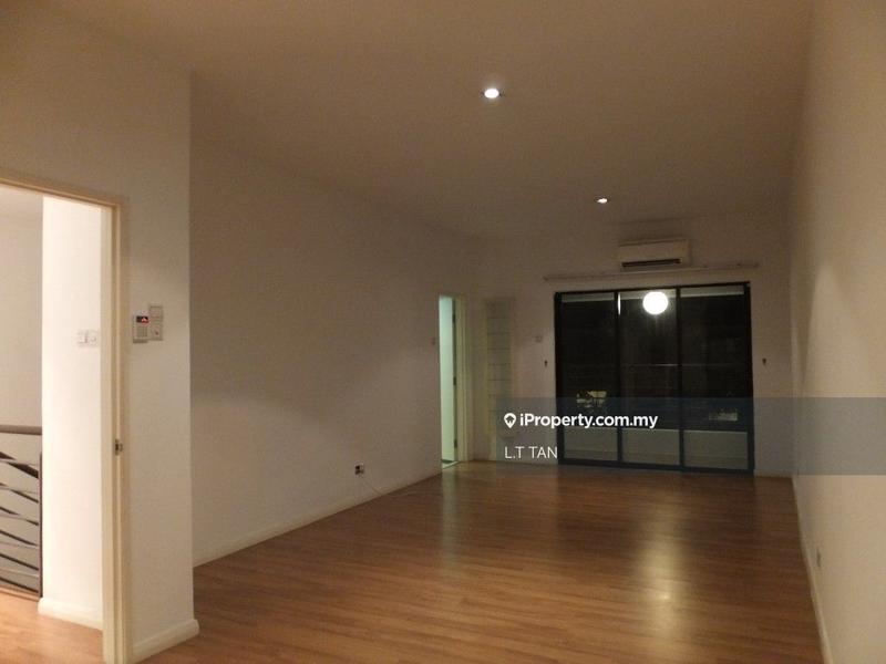 Rumah Teres 3-Tingkat untuk Dijual di Meadow Lakefield Sungai Besi, Sungai Besi oleh L.T TAN - iProperty.com.my