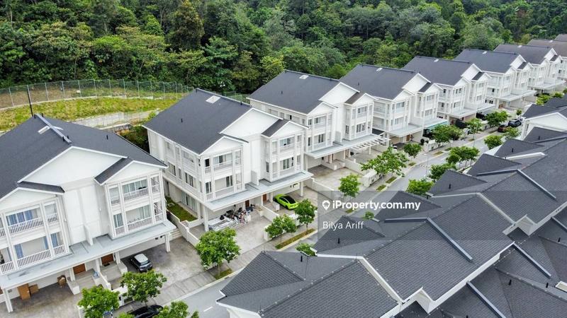 Rumah Berkembar untuk Dijual di Serene Mont Kiara Hartamas Kuala Lumpur, Sri Hartamas oleh Bilya Ariff - iProperty.com.my
