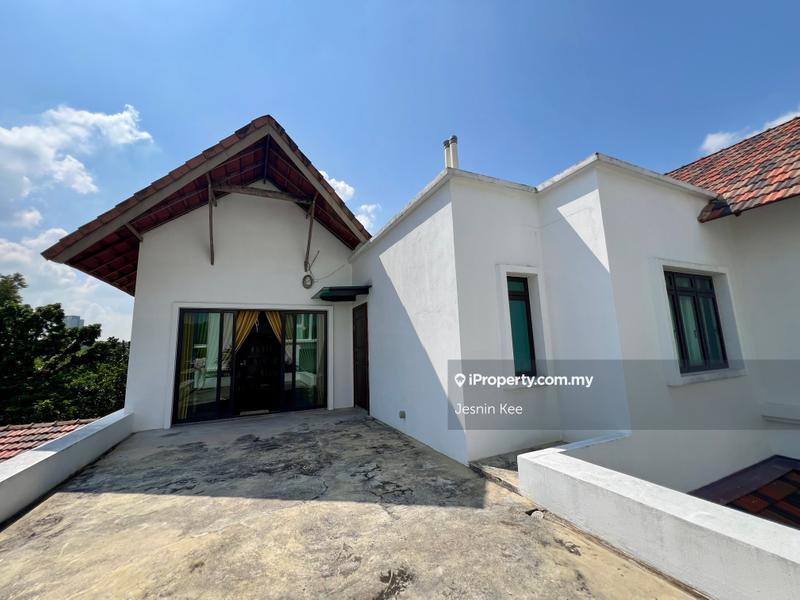 Bungalow House for Sale in Perdana Lakeview East, Cyberjaya by Jesnin Kee - iProperty.com.my