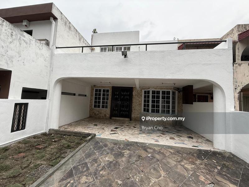 Rumah Berangkai 2 Tingkat untuk Dijual di SS12, Subang Jaya oleh Bryan Cho - iProperty.com.my