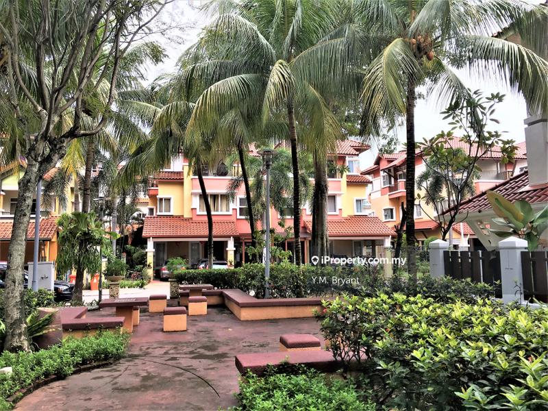 Rumah Berkembar untuk Dijual di Ara Damansara, Selangor oleh Bryant Be - iProperty.com.my