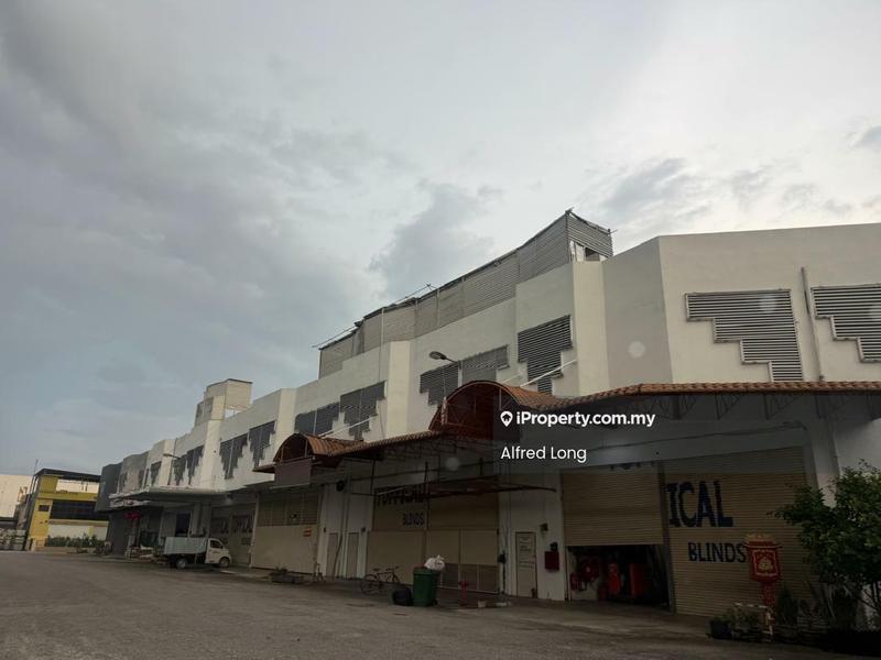 Terrace Factory for Rent in Kawasan Perindustrian Balakong, Balakong by Alfred Long - Exterior - iProperty.com.my
