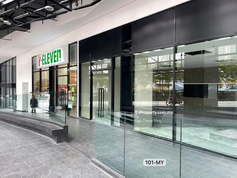 For Sale - High ROI: 4.8%!! 【Ground Floor Shop】I-City Shah Alam Finance Avenue DoubleTree