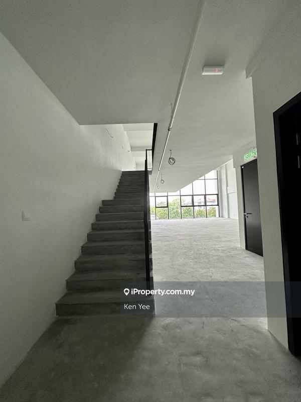 For Sale - Emhub, Warehouse/ Office/ Showroom in one, Kota Damansara, PJ Selangor