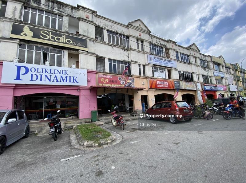 For Sale - Bandar Tasik Kesuma, Beranang @ 3 Storey Shoplot