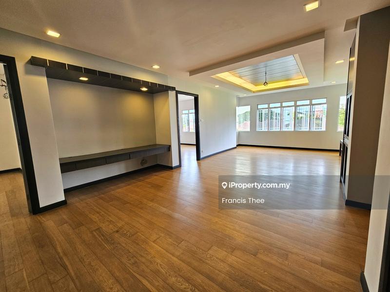 Bungalow House for Sale in Saujana Impian Golf & Country Club, Kajang by Francis Thee - Living Room - iProperty.com.my