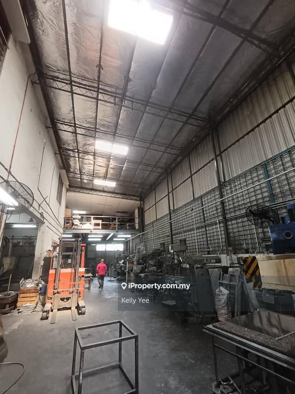For Sale - 1.5 Storey Detached Light Industry Factory / Warehouse @ KIR Permatang Tinggi for Sale