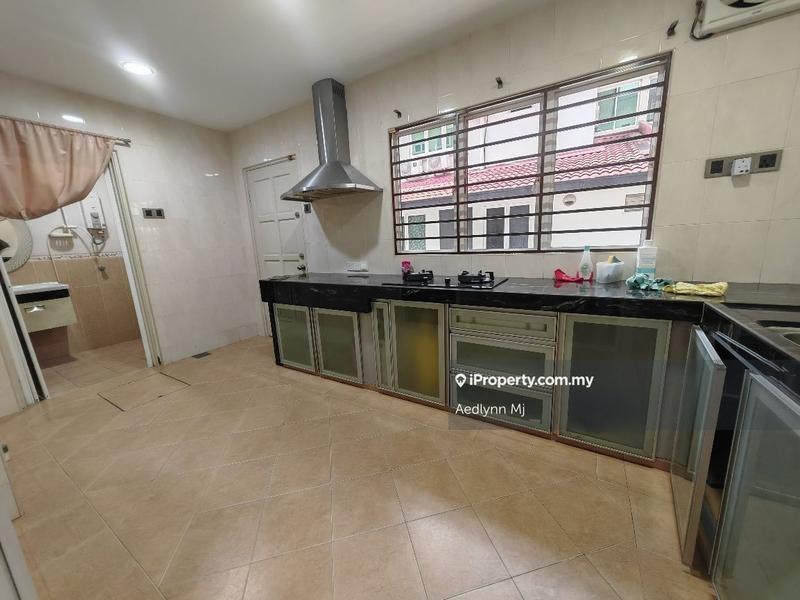 Rumah Berangkai 2.5 Tingkat untuk Dijual di Taman Meranti Jaya, Puchong oleh Aedlynn Mj - iProperty.com.my