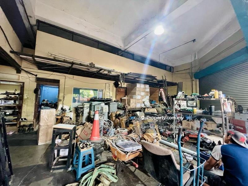 Gudang untuk Dijual di Seksyen 33, Shah Alam oleh Badrul Hisyam Roslan - iProperty.com.my