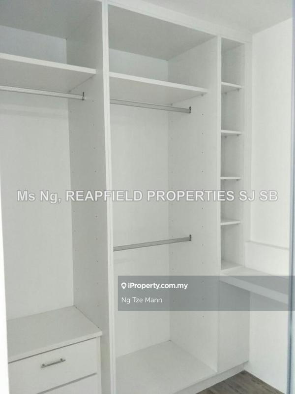 Condominium for Sale in Lakefront Residence by Ng Tze Mann - walk in wardrobe - iProperty.com.my