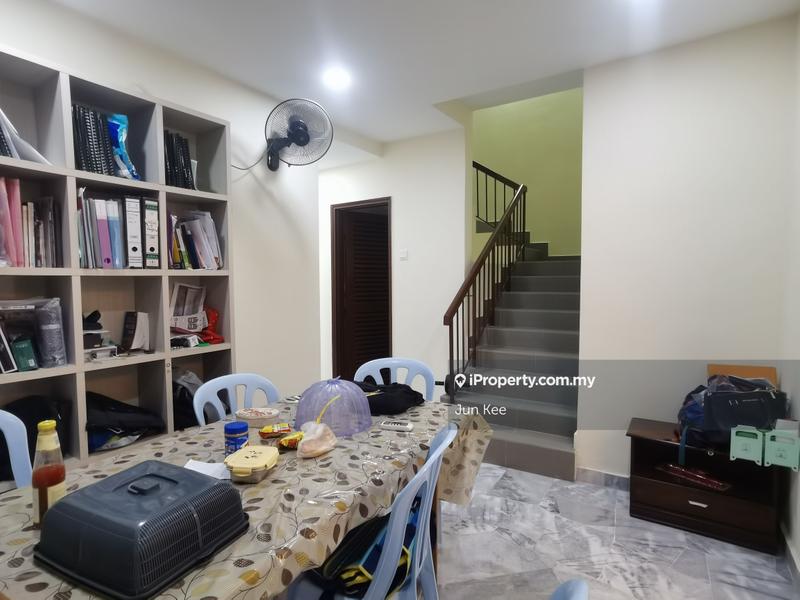 Rumah Berangkai 2 Tingkat untuk Dijual di Bandar Baru Sri Petaling, Sri Petaling oleh Jun Kee - iProperty.com.my