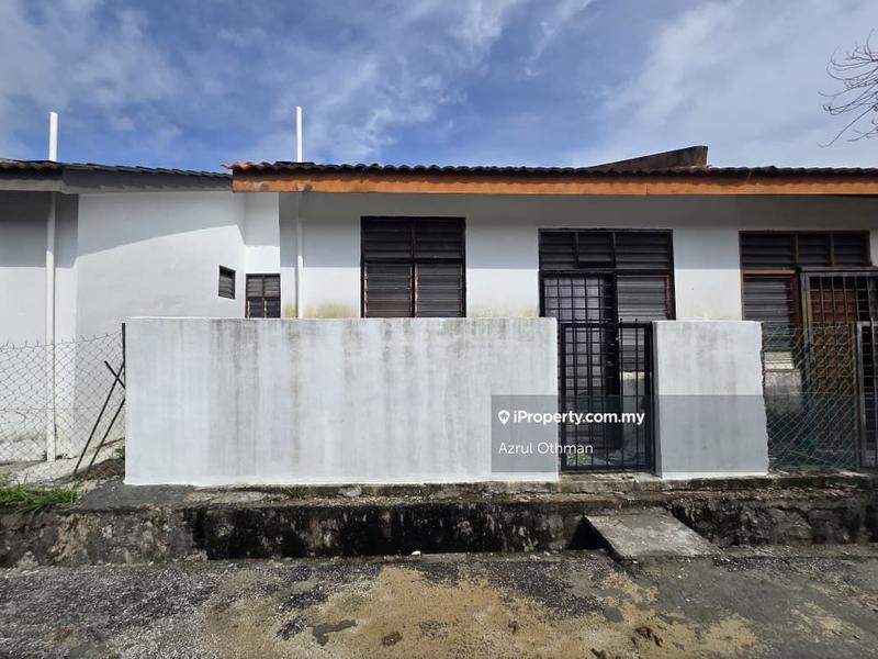 Rumah Berangkai 1 Tingkat untuk Dijual di Taman Politeknik, Telok Kemang oleh Azrul Othman - iProperty.com.my