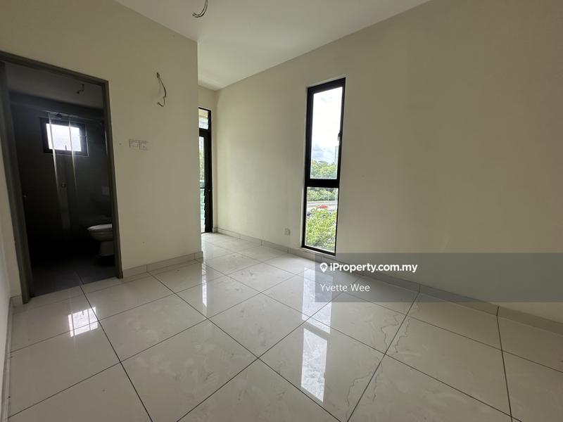 Rumah Berangkai 2 Tingkat untuk Dijual di Gembira 33 Kuchai lama Double Sty Corner For Sales, Kuchai Lama oleh Louis Wee - iProperty.com.my