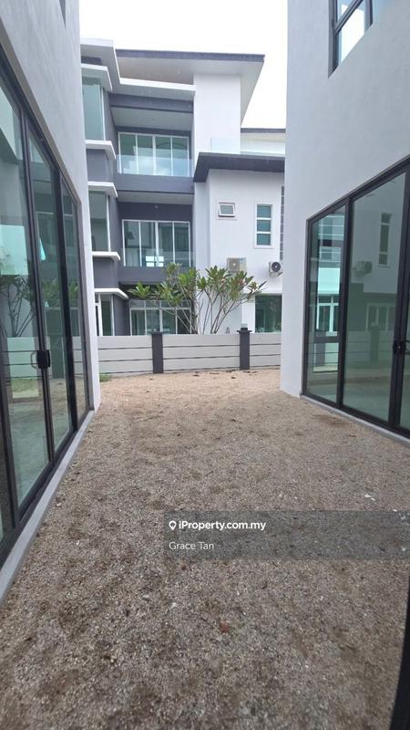 Bungalow House for Sale in Taman Equine, Seri Kembangan by Grace Tan - iProperty.com.my